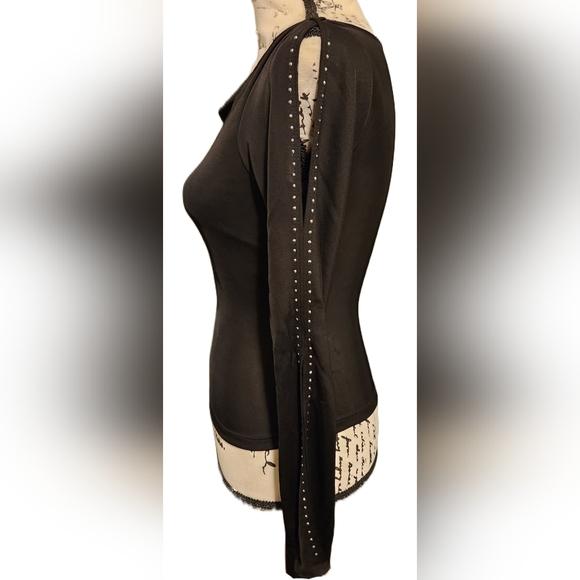 Rave Cold Shoulder Blouse - Picture 3 of 5